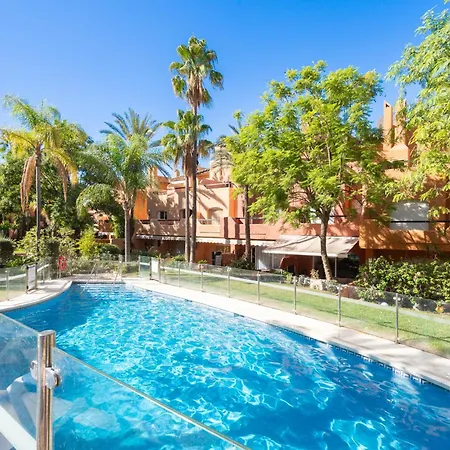 Family Exclusiv Townhouse Puerto Banus *