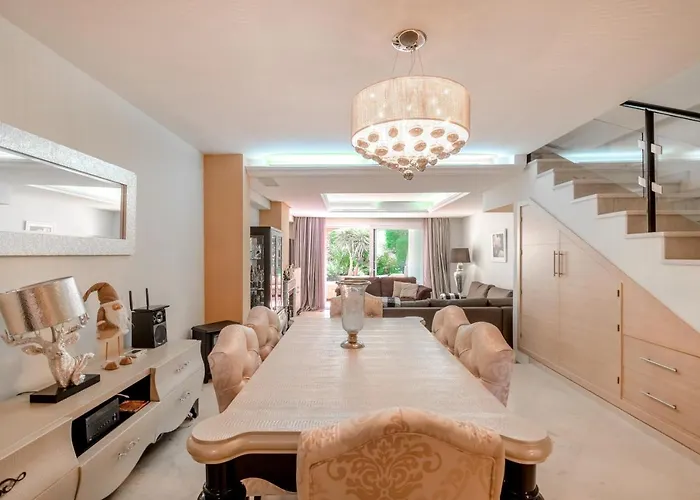 Family Exclusiv Townhouse Puerto Banus