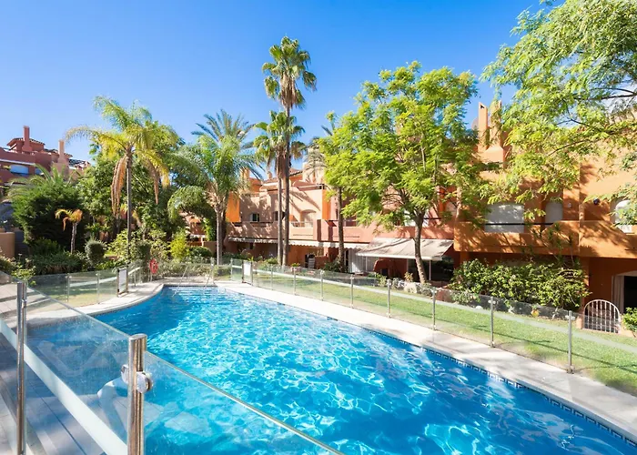 Family Exclusiv Townhouse Puerto Banus *