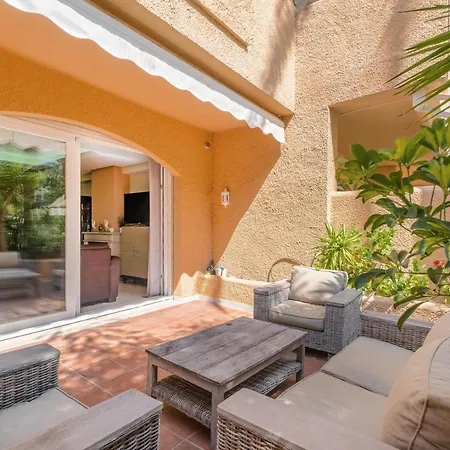 Family Exclusiv Townhouse Puerto Banus Марбелья